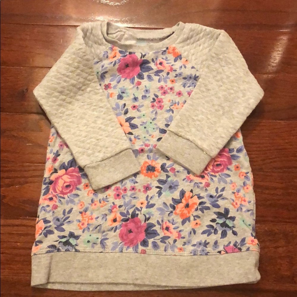 Gap tunic in excellent condition.